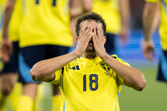 Yasin Ayari of Sweden celebrates