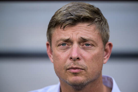 Head coach Jon Dahl Tomasson of Sweden