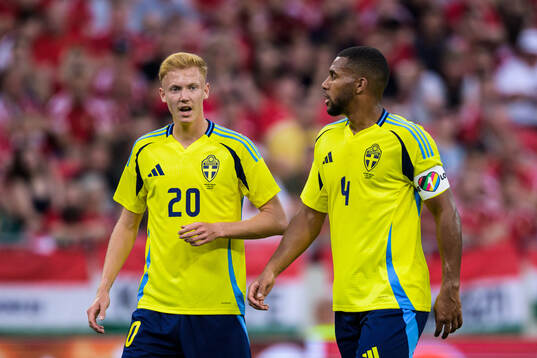 Hugo Larsson and Isak Hien of Sweden