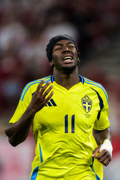 Anthony Elanga of Sweden looks dejected