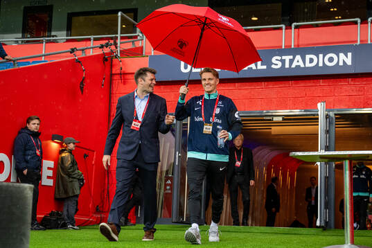 Press officer Morten Morisbak Skjønsberg and Martin