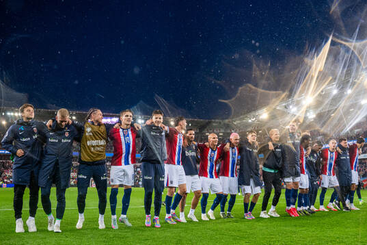 Players of Norway celebrate