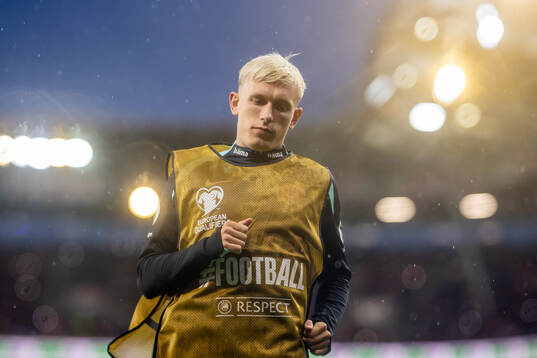 Marcus Holmgren Pedersen of Norway warms up