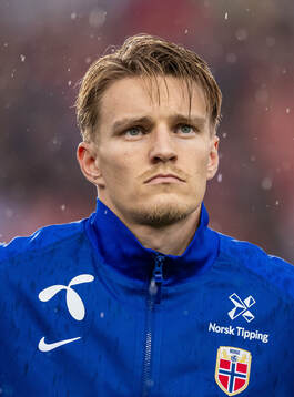 Martin Ødegaard of Norway line up