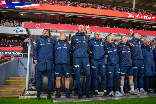 Head coach Ståle Solbakken, assistant coach Kent