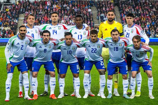 The starting eleven of Italy, from the top left; Mateo