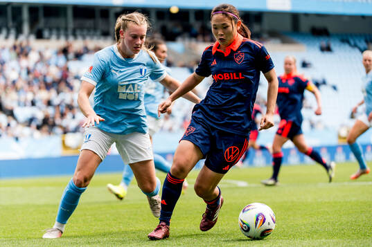 Malmö FFs Agnes Mårtensson och Djurgårdens Urara Watanabe