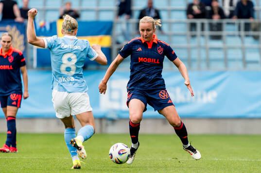 Malmö FFs Mia Persson och Djurgårdens Alexandra Jonasson