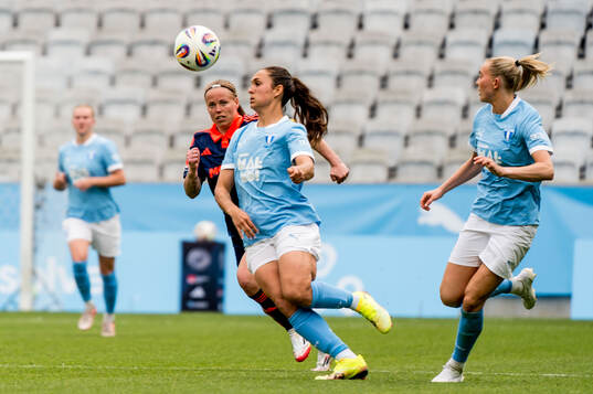Djurgårdens Therese Åsland och Malmö FFs Isabella