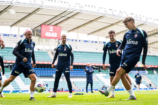Julian Ryerson znd Martin Ødegaard of the Norwegian