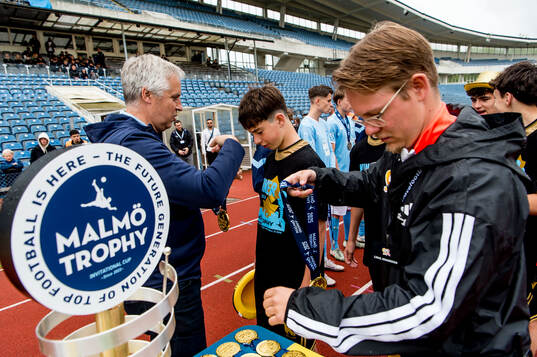 Real Sociedads spelare tar emot guldmedaljerna av Per Ågren