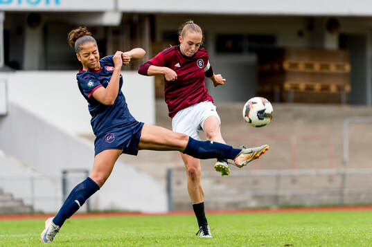 LA Breakers Madelyn Jackson och Sparta Prahas Viktorie