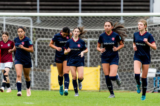 LA Breakers Ava Penn jublar