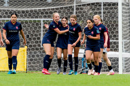LA Breakers Ava Penn jublar