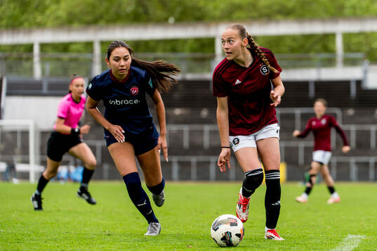 LA Breakers Gianna Marliani och Sparta Prahas Ema Hruba