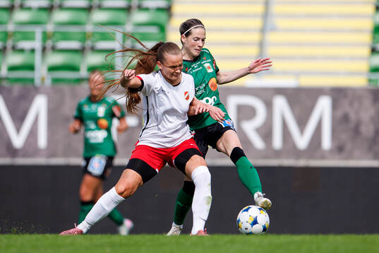 Bläddra bland fler bilder av Fotboll, Div 2 Västra Götaland, Dam, Varberg - Askim