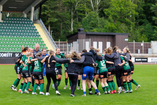 Varbergs spelare jublar