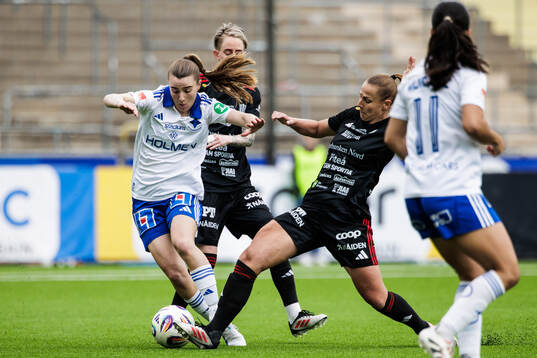 IFK Norrköpings Carrie Jones och Piteås Olivia Holm