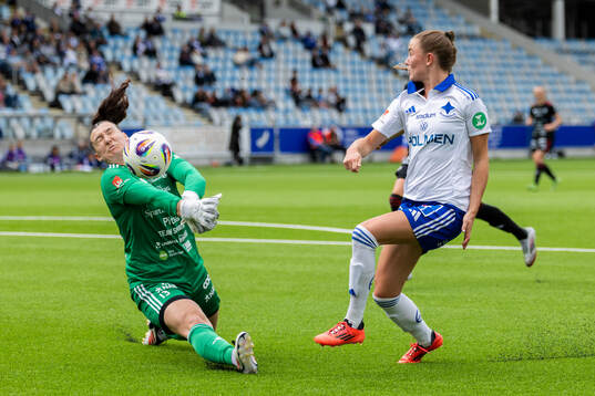 Piteås målvakt Lauren Brzykcy och IFK Norrköpings Svea