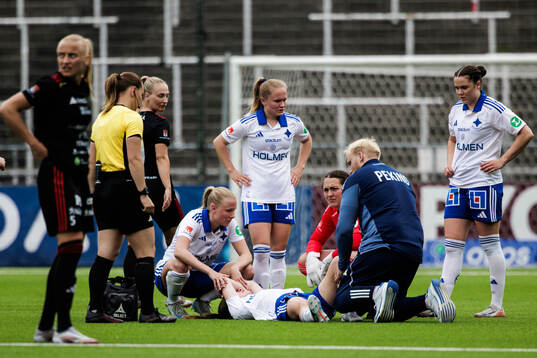 IFK Norrköpings Carrie Jones har ont