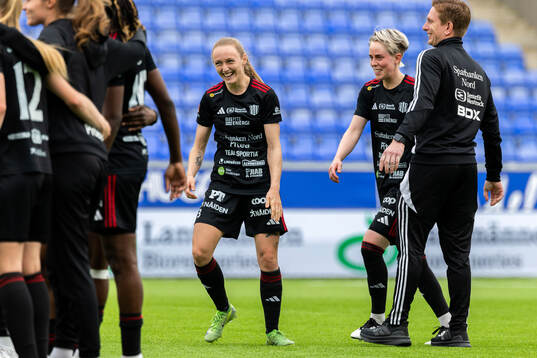 Piteås Asla Johannesen och Cecilia Edlund jublar