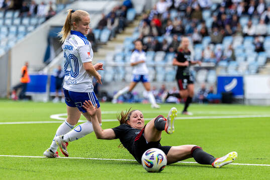IFK Norrköpings Dana Leskinen och Piteås Josefin Johansson