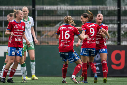 Vittsjös Elisabet Klinga jublar