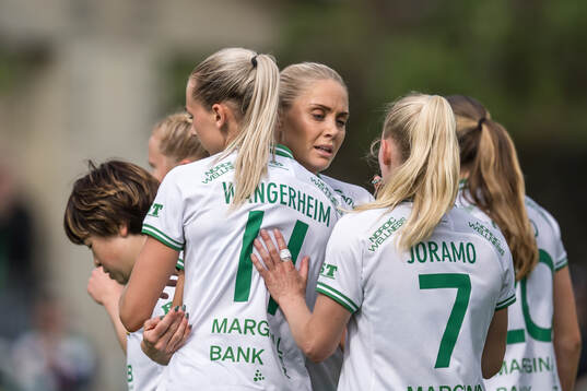 Hammarbys Ellen Wangerheim och Alice Carlsson jublar