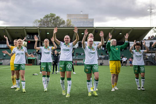 Hammarbys Smilla Holmberg, Alice Carlsson och Vilde Hasund