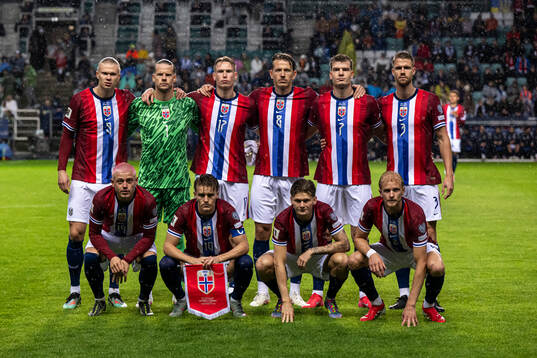 The starting eleven of Norway, from the top left; Erling