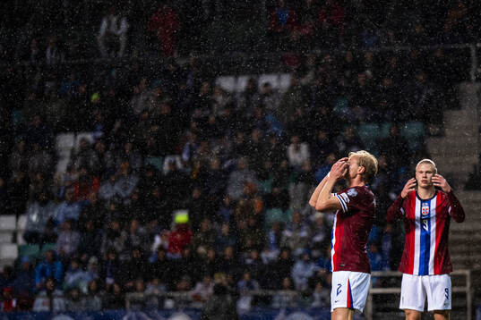 Morten Thorsby and Erling Braut Haaland of Norway reacts