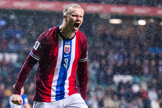 Bläddra bland fler bilder av Football, FIFA World Cup Qualifier, Estonia - Norway