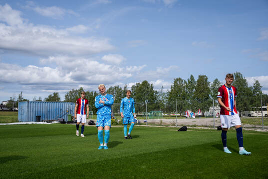 Jonathan Vonheim Norbye, goalkeeper Magnus Stær-Jensen,