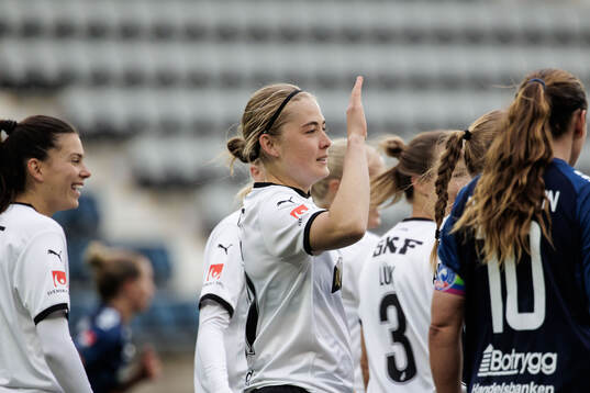 Häckens Paulina Nyström jublar