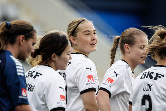 Häckens Paulina Nyström jublar