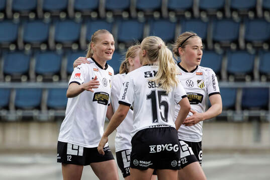 Häckens Stine Sandbech jublar