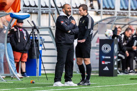 Häckens tränare Mak Lind