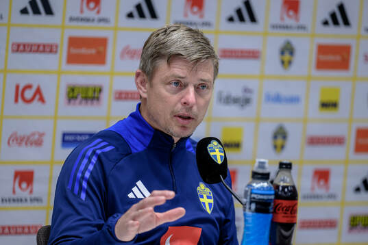 Head coach Jon Dahl Tomasson of the Swedish men's national
