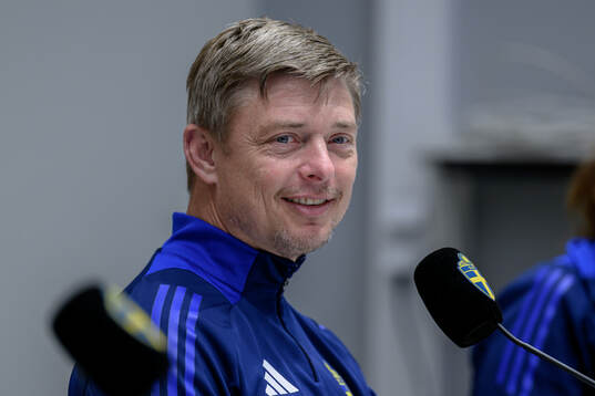 Head coach Jon Dahl Tomasson of the Swedish men's national
