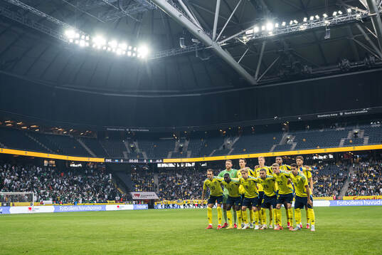 The starting eleven of Sweden pose for a team photo Top