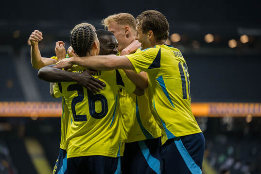 Ken Sema of Sweden celebrating