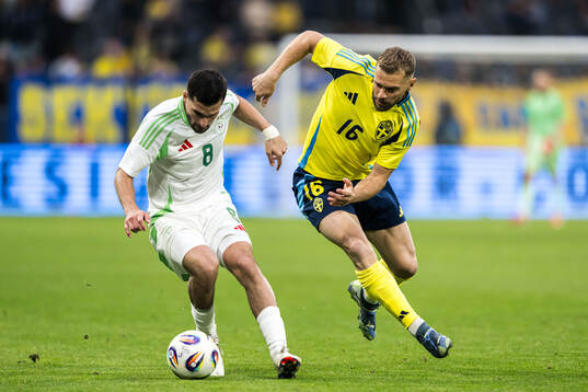 Houssem Aouar of Algeria and Jesper Karlström of Sweden