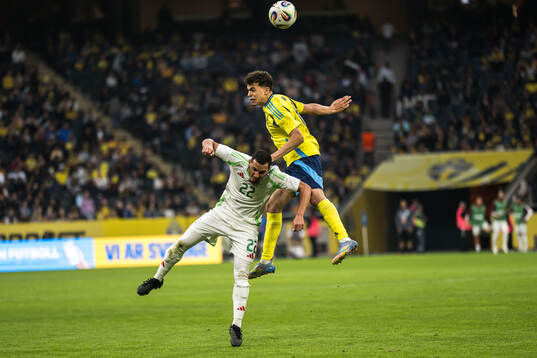 Ismael Bennacer of Algeria and Yasin Ayari of Sweden