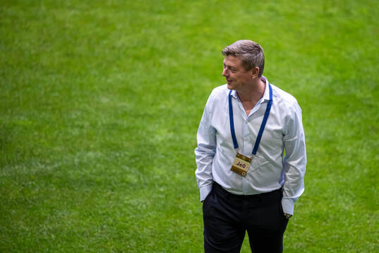Head coach Jon Dahl Tomasson of Sweden