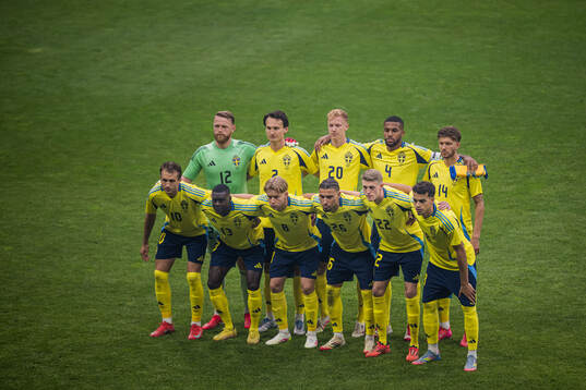 The starting eleven of Sweden pose for a team photo Top
