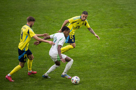 Anton Salétros and Jordan Larsson of Sweden against Hicham