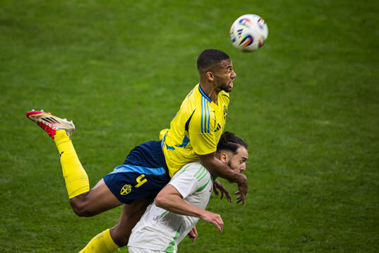 Isak Hien of Sweden and Amine Gouiri of Algeria