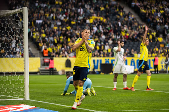 Jordan Larsson of Sweden looks dejected