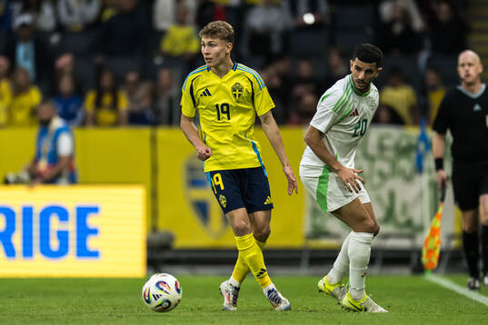 Hugo Bolin of Sweden and Youcef Atal of Algeria
