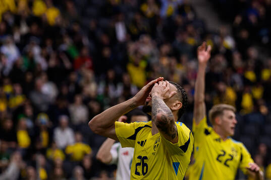 Jordan Larsson of Sweden looks dejected